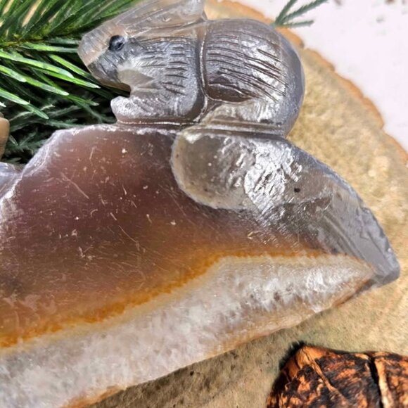 Nature Agate Slice Hand Carved Rabbit Pair On Hill 4.5" Figure - Picture 7 of 10